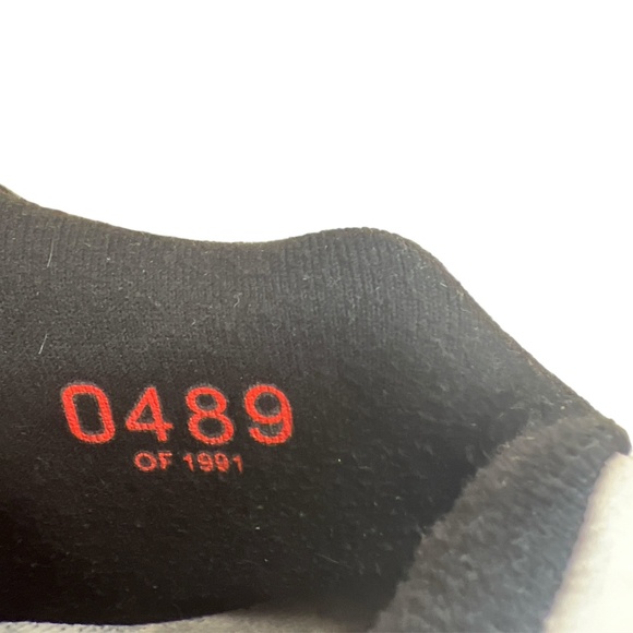 Reebok PUMP OMNI '15TH ANNIVERSARY' Dee Brown Size 11 Number 0489 of 1991 - Picture 9 of 16